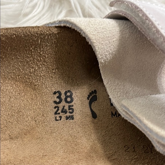 Birkenstock White Sandals with Adjustable Straps and Contoured Footbed - Picture 4 of 10